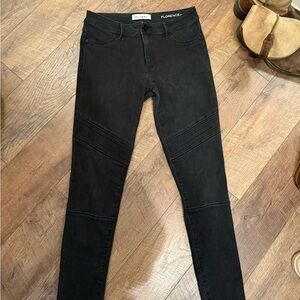 DL1961 mid rise black jean